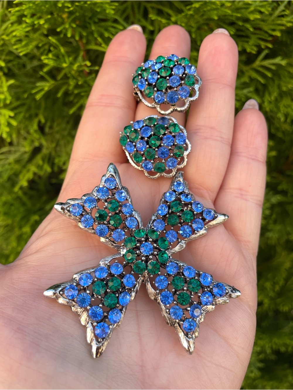 Vintage Weiss Brooch and Clip Earrings Set